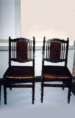 Проросшие стулья